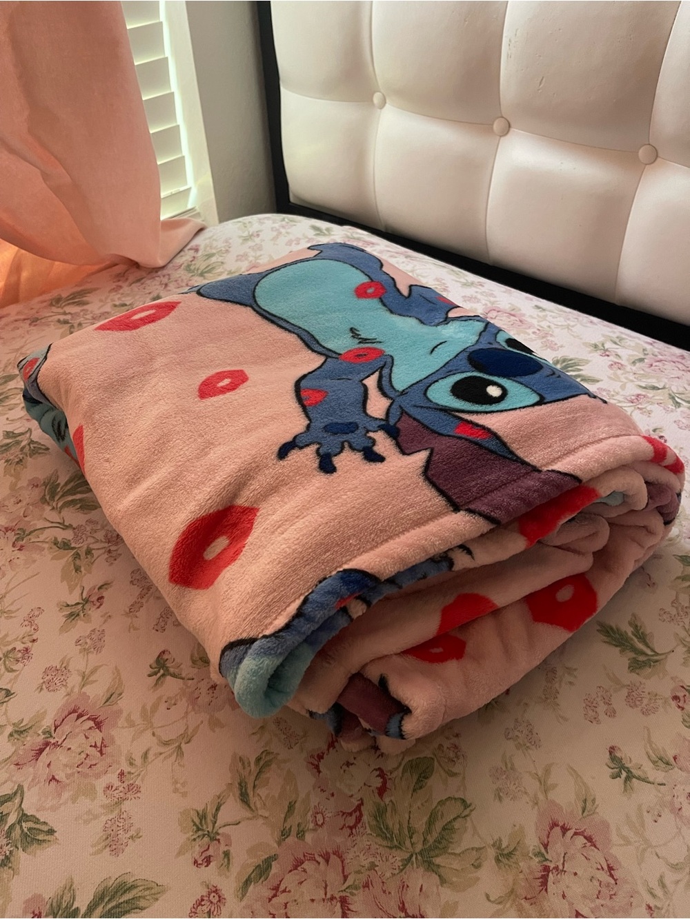 Plush Cartoon Stitch Throw Blanket - Pink